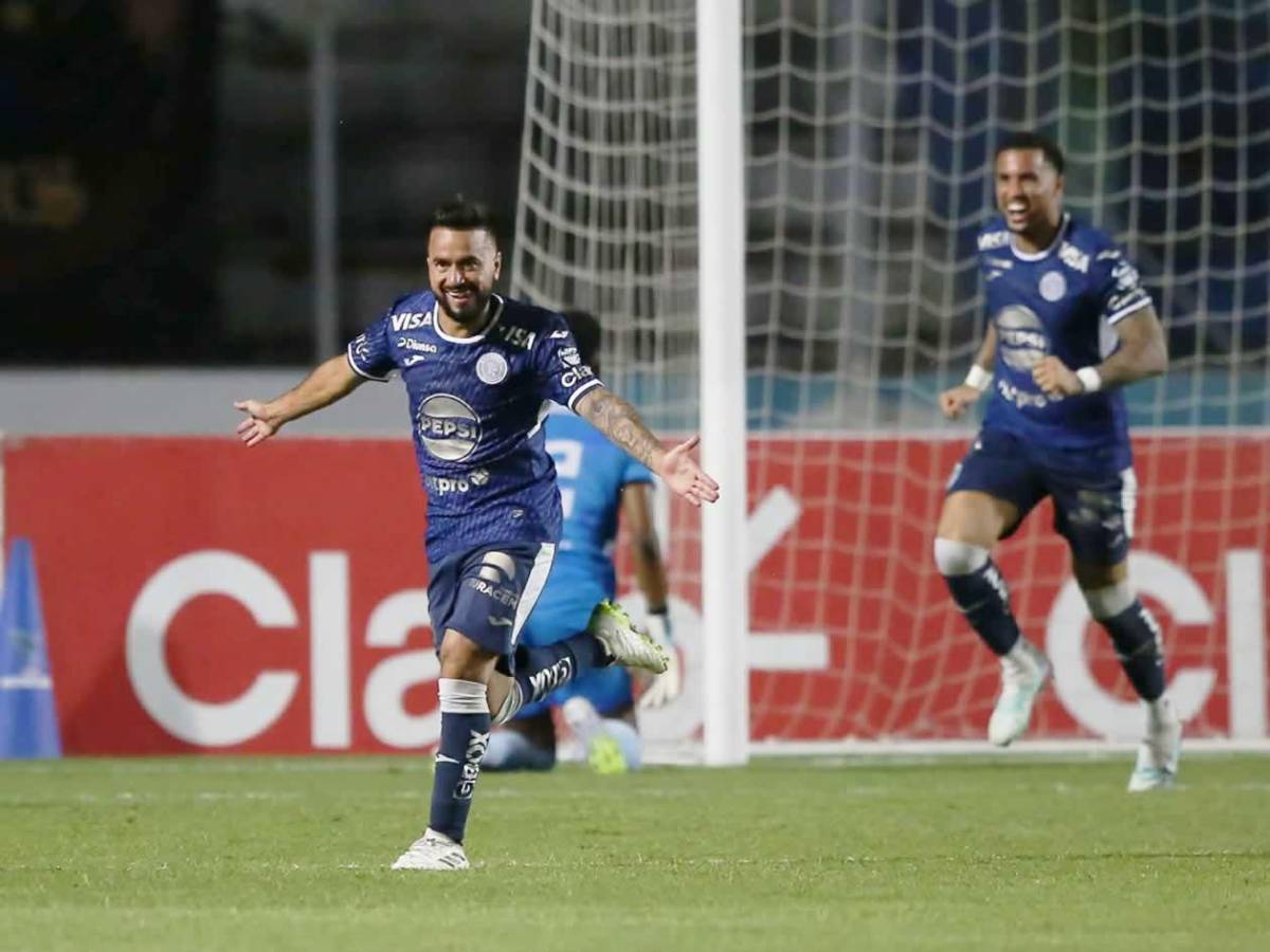 Real España de fiesta, dardo del 'Droopy' a Menjívar y bellas chicas en el Morazán