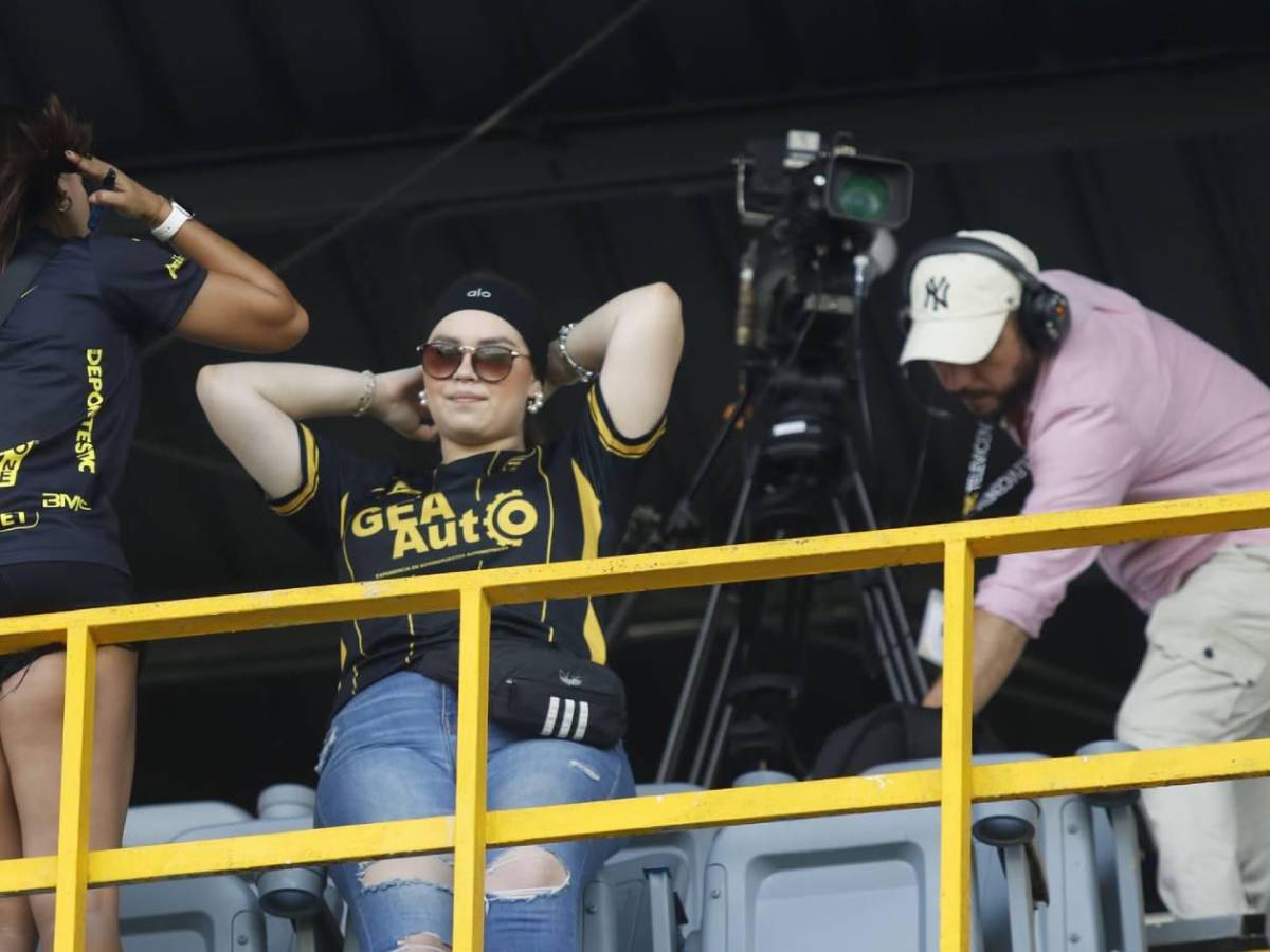 Descubren al hombre viral, novia de futbolista enamora y sorprende esposa de directivo