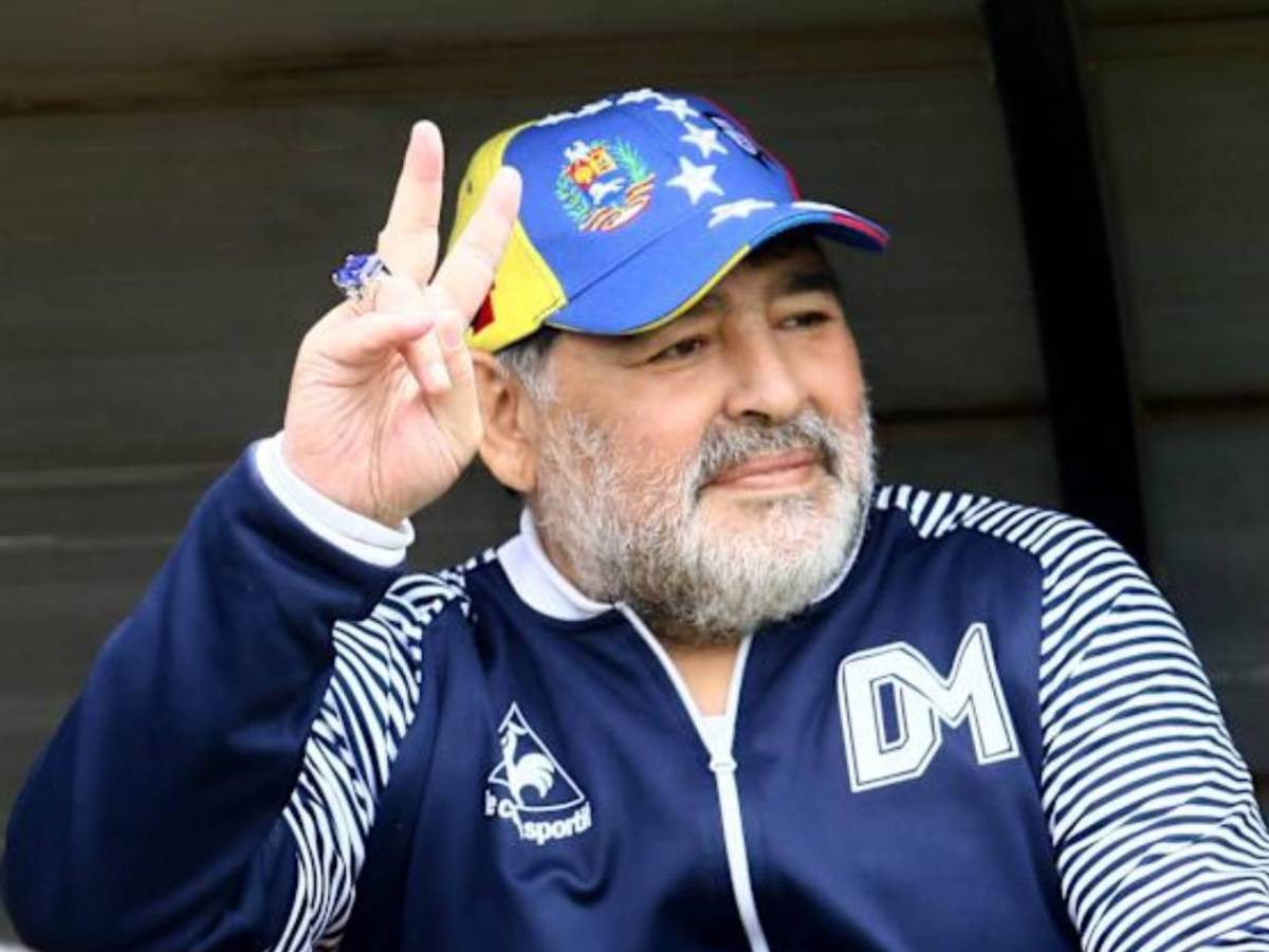 Impactante: Médico revela lo que obligaron a realizarle a Maradona