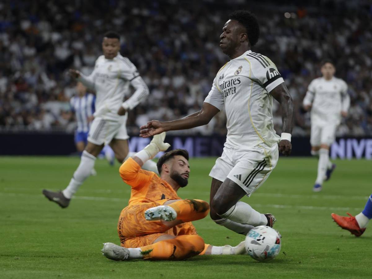Vinicius reacciona a silbidos, el que ya no quieren en el Real Madrid y buen gesto de Mbappé