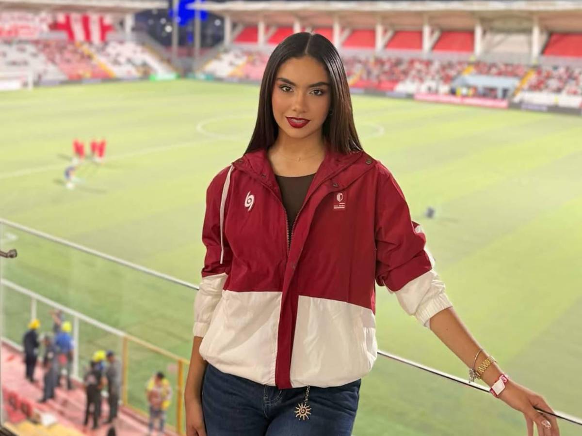Reina llega San Pedro Sula por partido y las miradas se van sobre ella