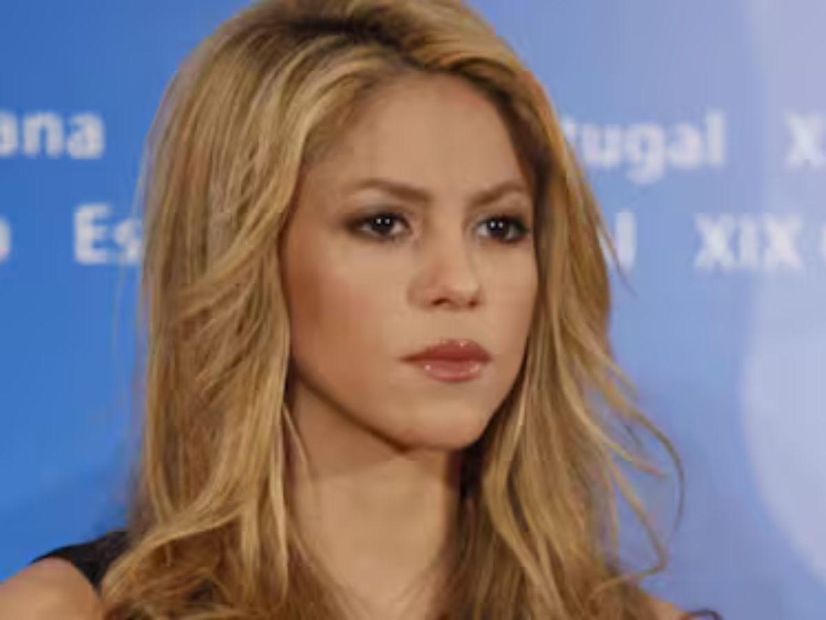 Piqué quiere darle una miseria a Shakira por la venta de su casa