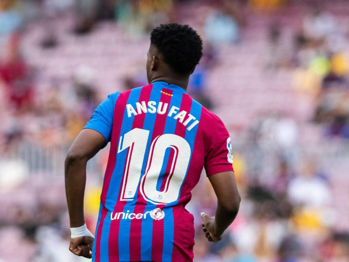 Lamine Yamal hereda la '10' del Barcelona y renueva su contrato