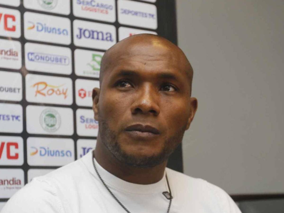 Juan Anangonó al borde del llanto en su despedida de Marathón