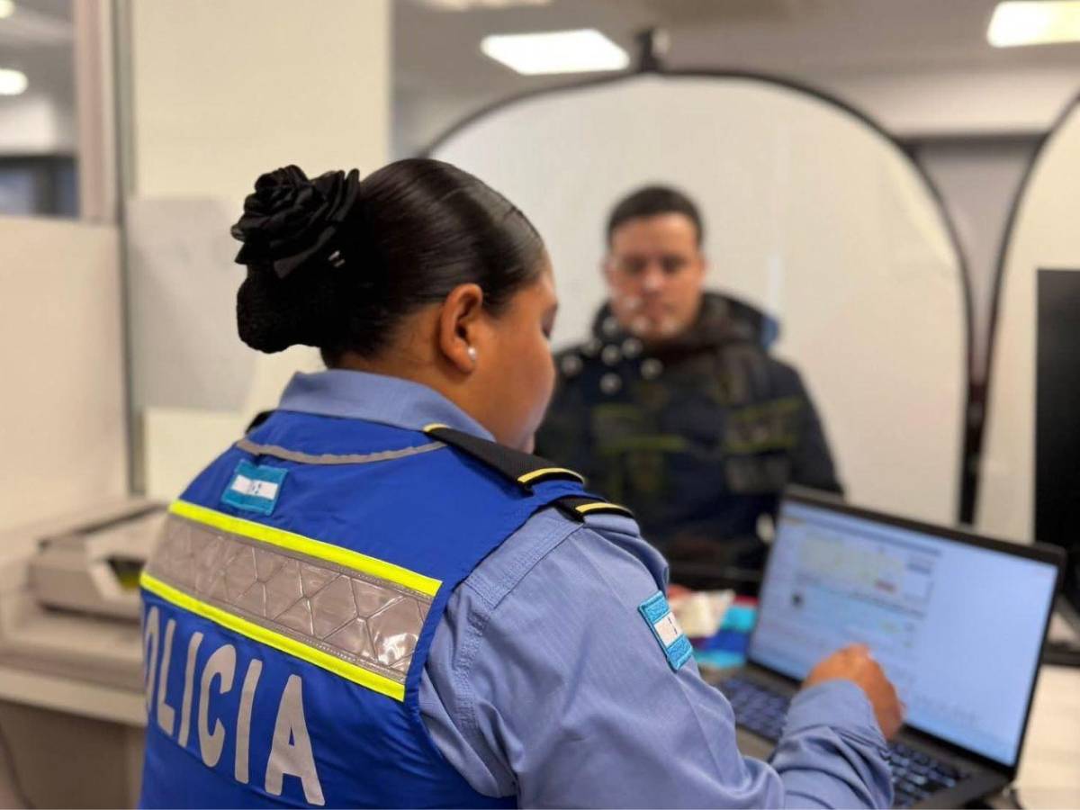 ¿Hasta cuándo estará Tránsito renovando licencias a hondureños en España?