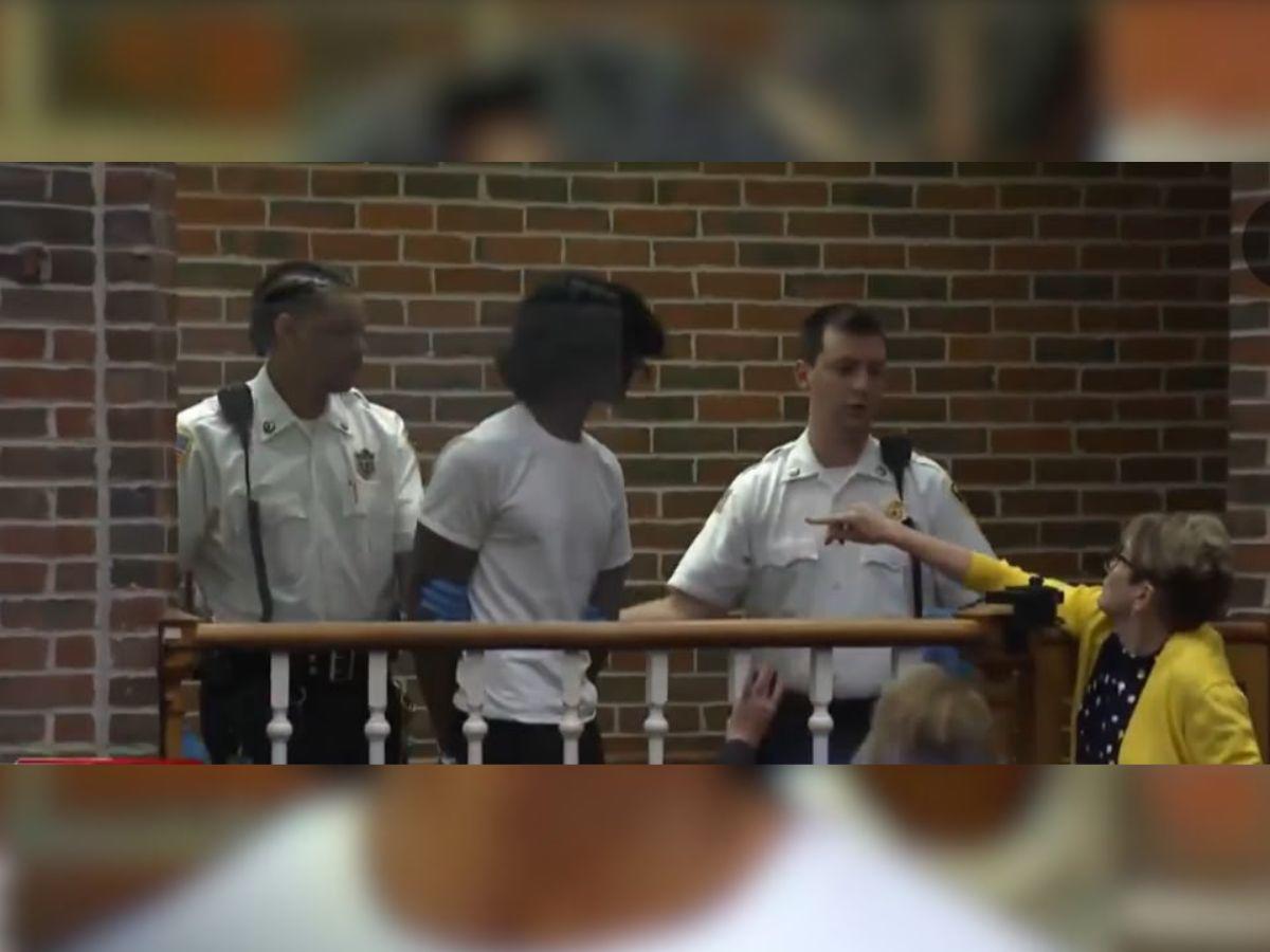 Jovencito de 17 años asesina a su madre y a su hermano con ayuda de la IA