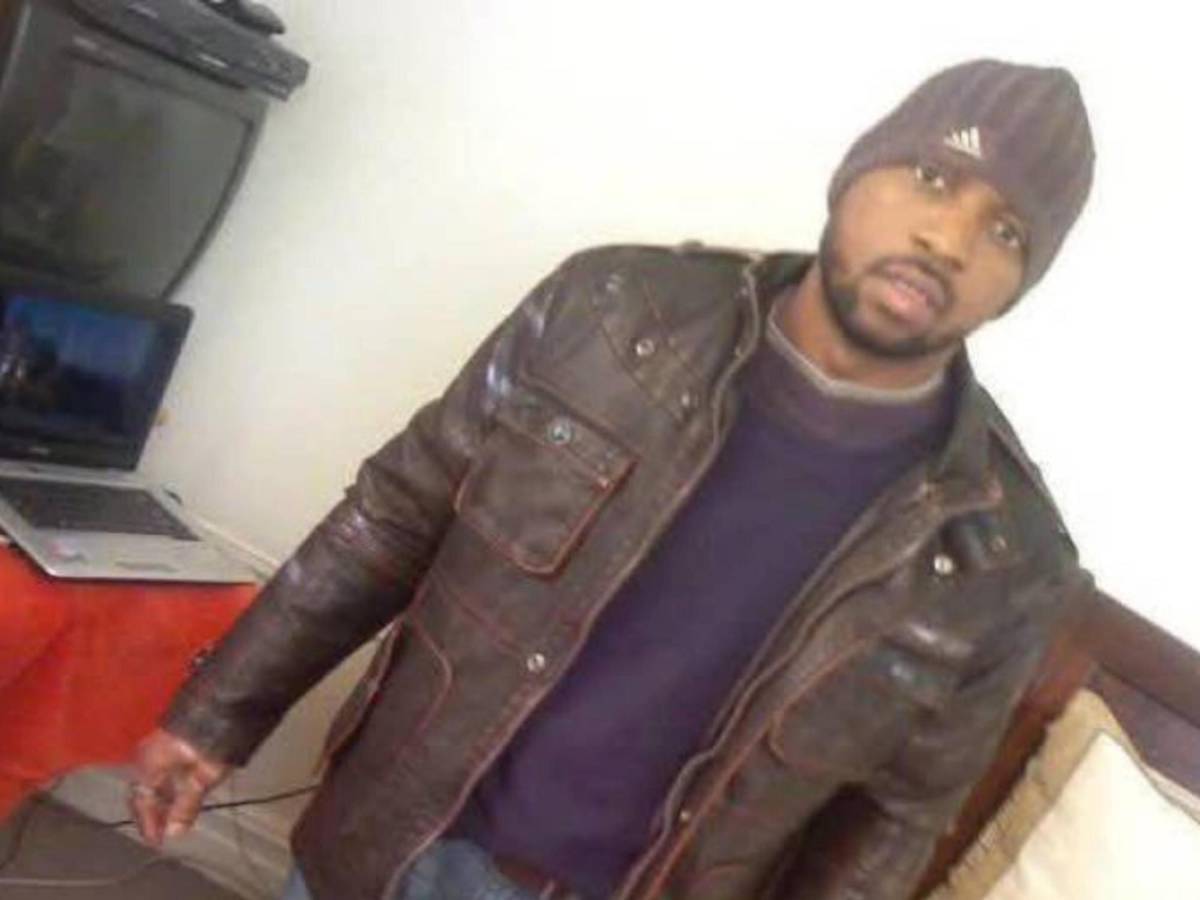 Tragedia: Muere futbolista hondureño en pleno partido