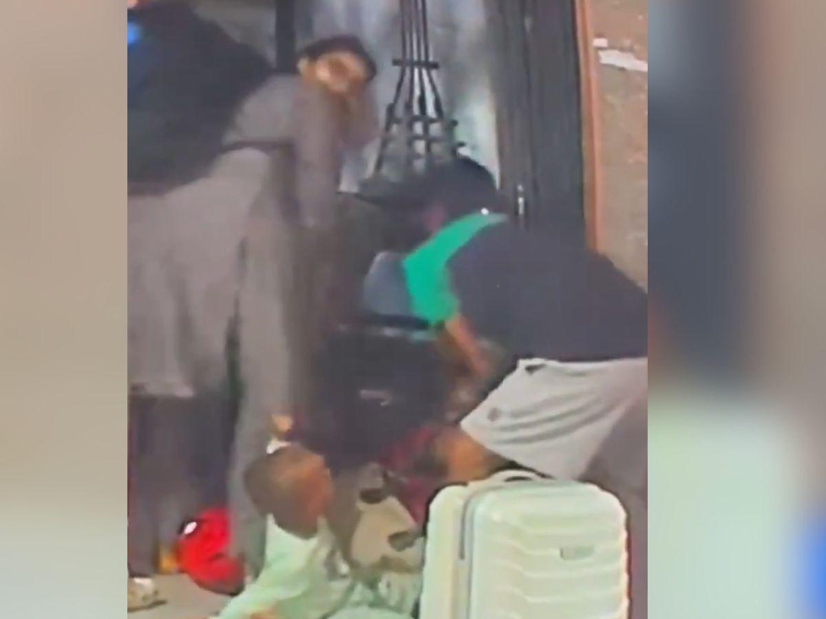 Mujer muere aplastada por un ascensor frente a su hija y su nieto