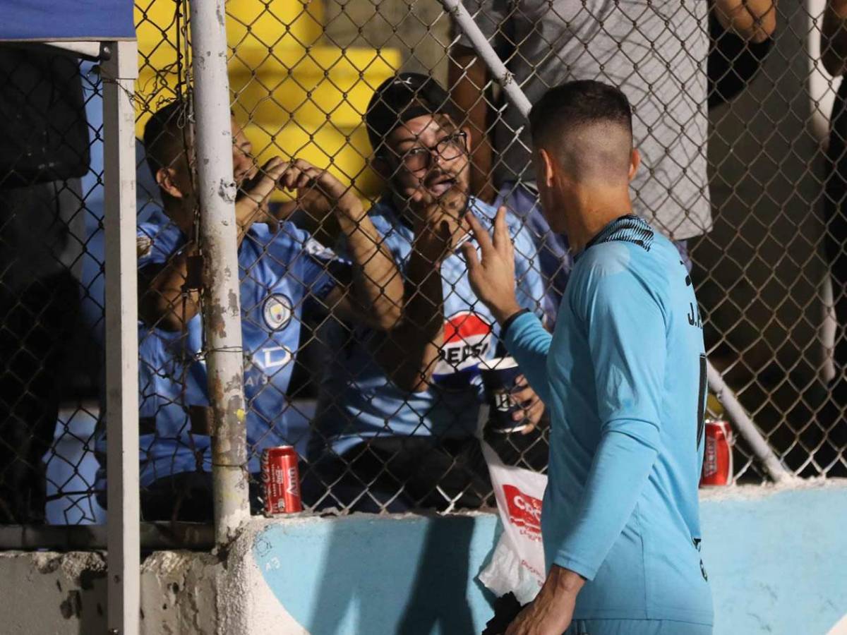 Felicidad de Real España, enfado en Motagua, pelea de jugadores y bellas chicas