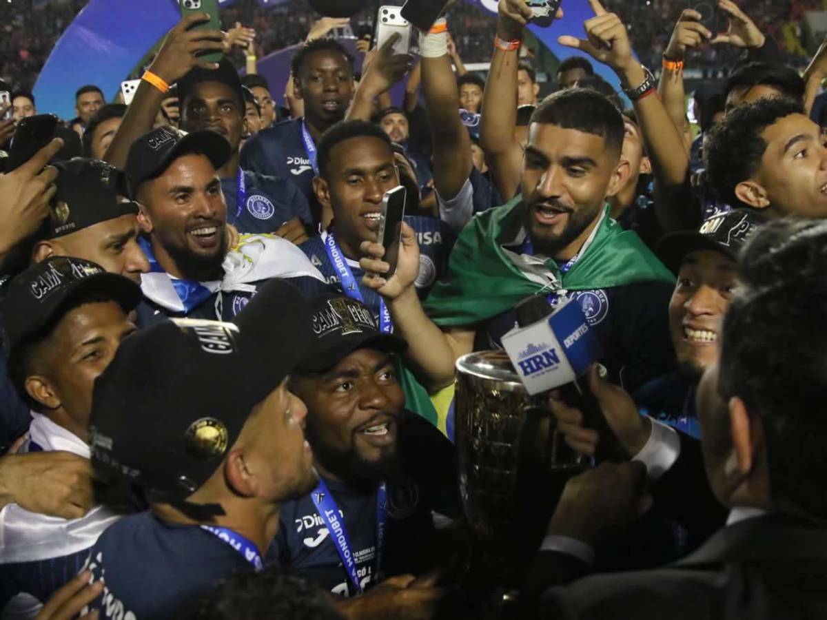 Motagua campeón: festeja la Copa 20, baile del Búho Meléndez y emoción de Pedro Atala
