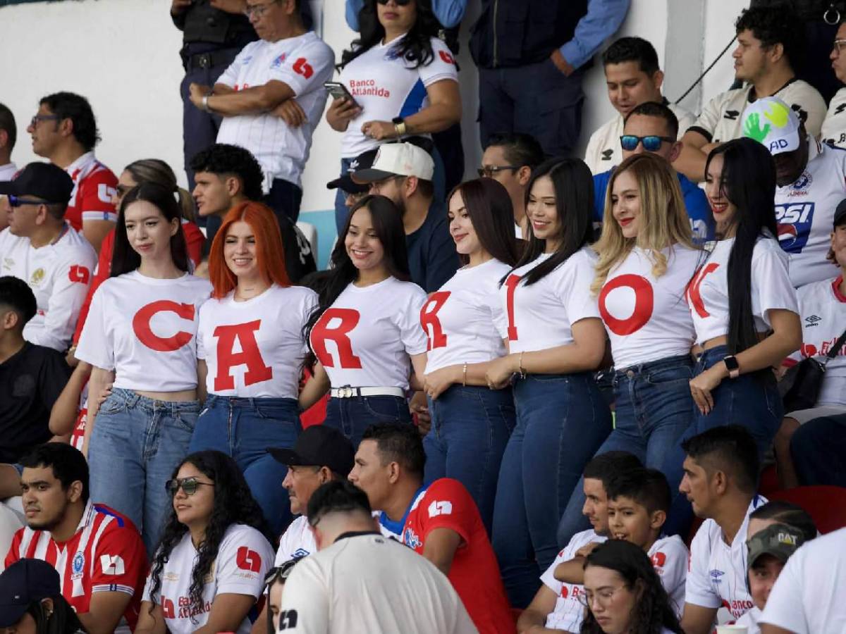 Derroche de bellezas en la final, revuelo por Nasralla y esposa de jugador cautiva