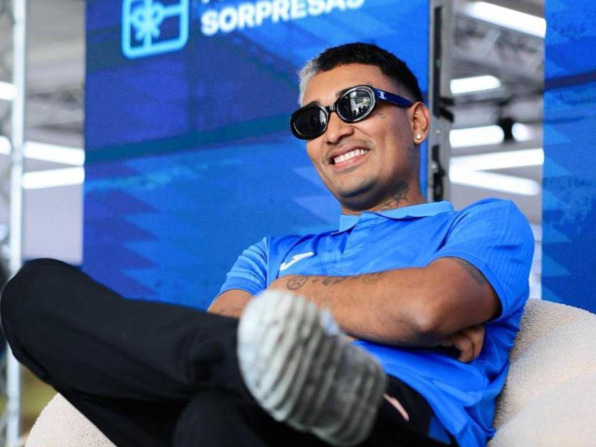 Supremo anuncia el fin de su relación con Milagro Flores