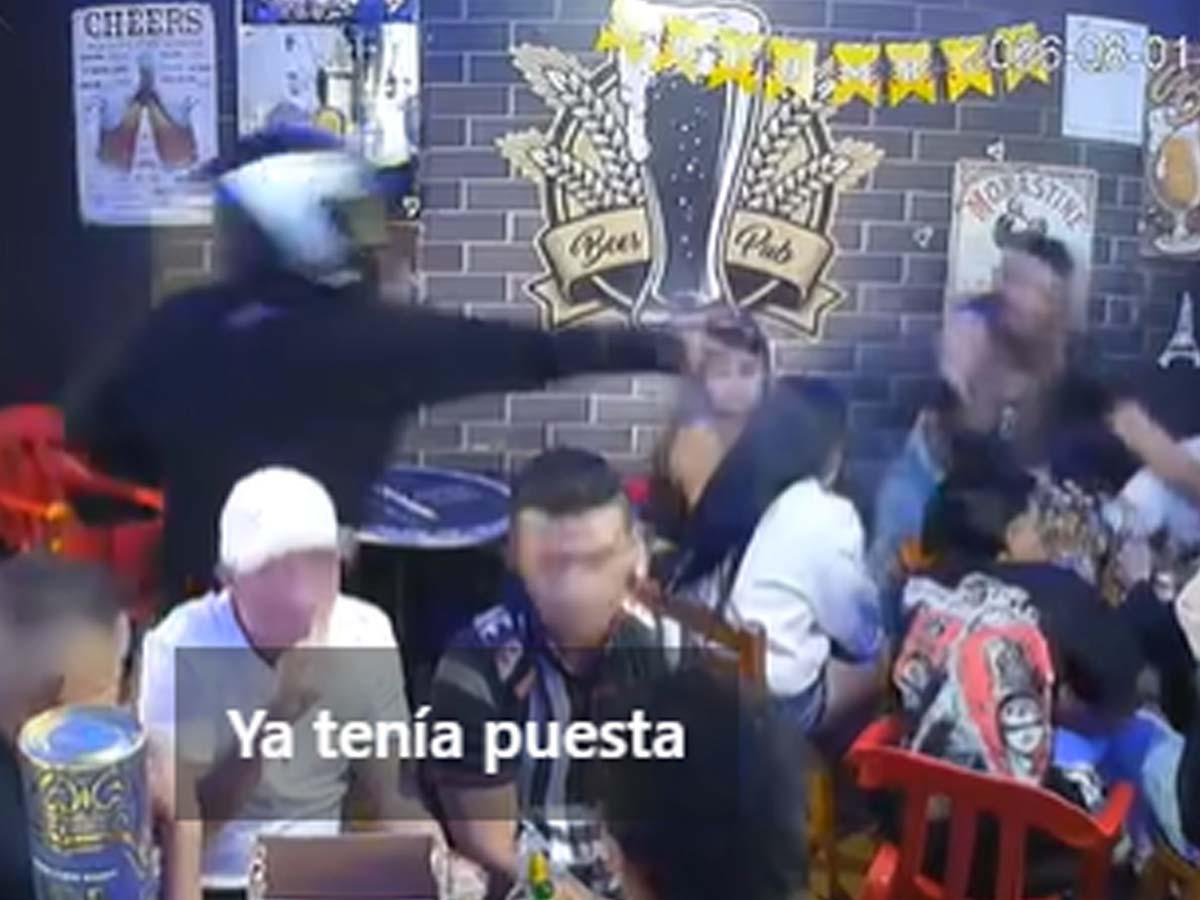 ¡Todo quedó grabado! Karen Vanessa intentó proteger a su pareja del sicario en un bar