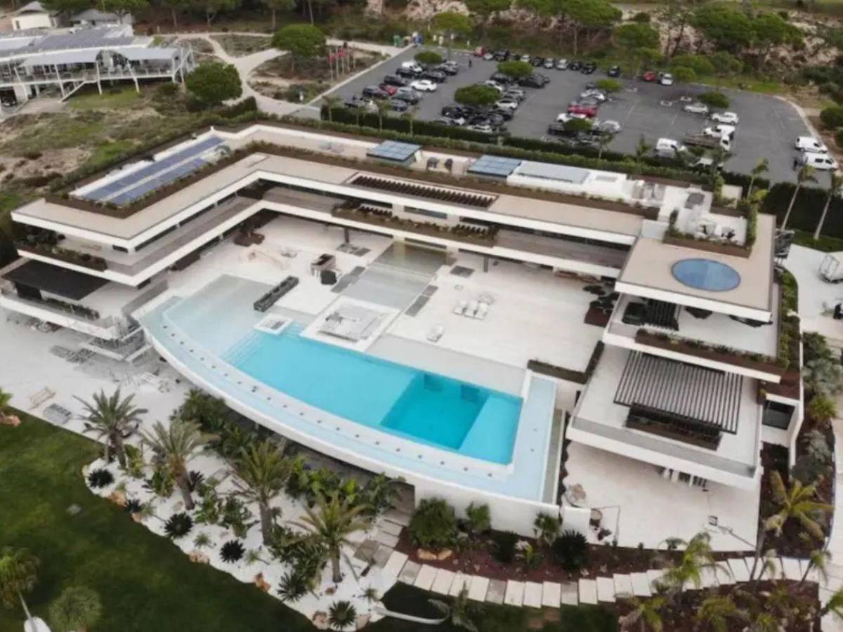 Cristiano Ronaldo pone en venta lujosa mansión: los motivos detrás de la decisión