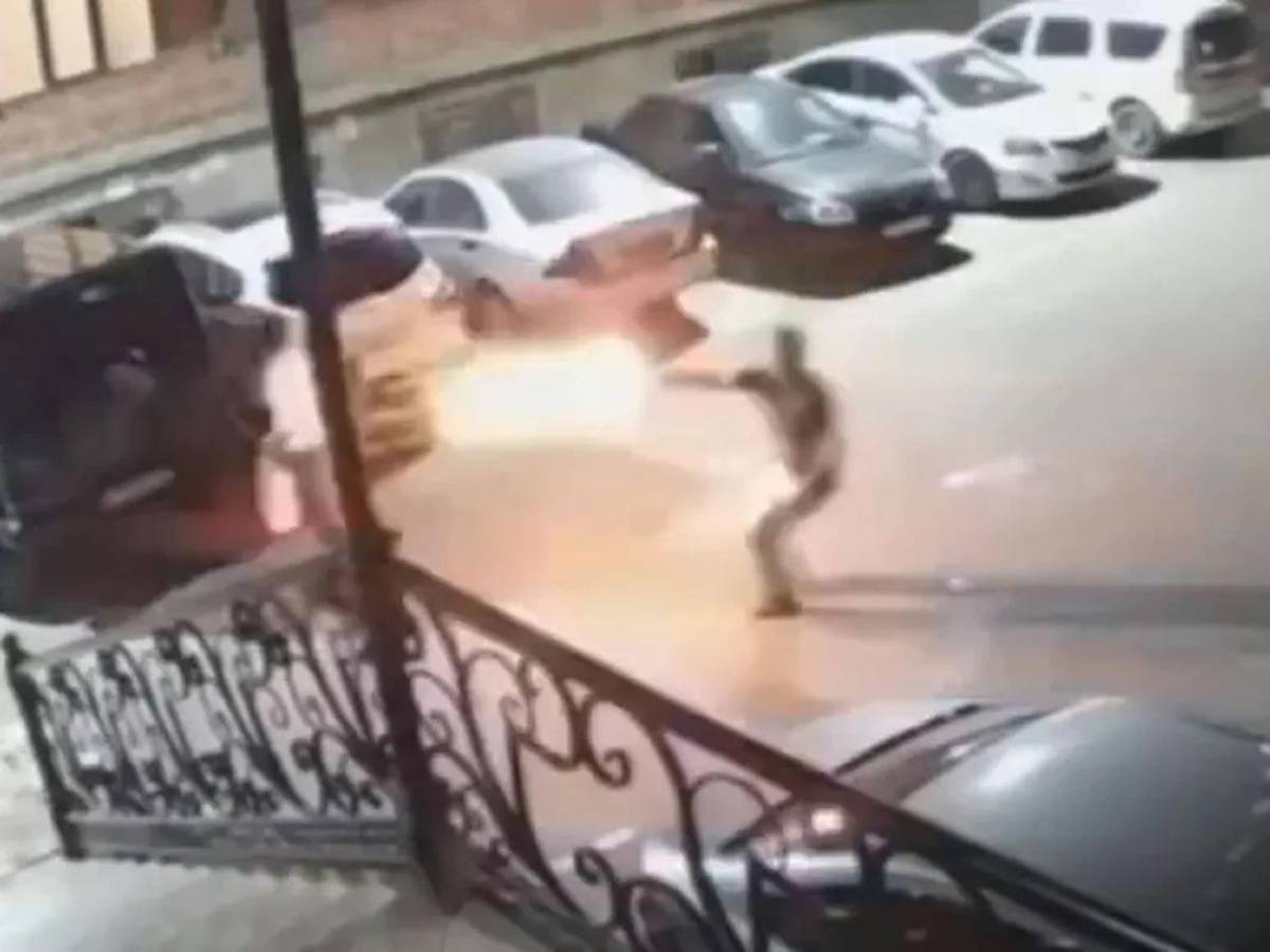 Atacan a balazos a famoso campeón de MMA en la puerta de su casa: recibió cinco disparos