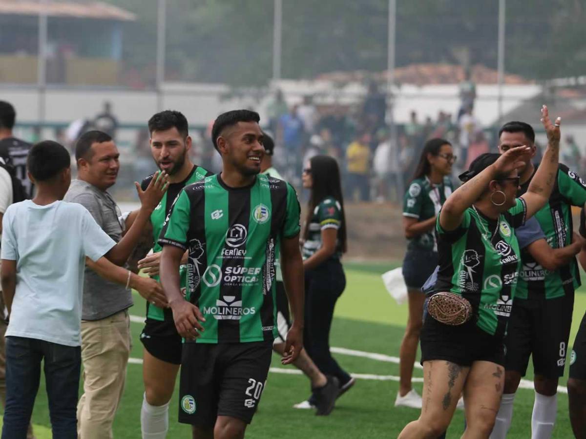 Real Sociedad llora el descenso, festejo de Juticalpa, beso a novia y hubo invasión