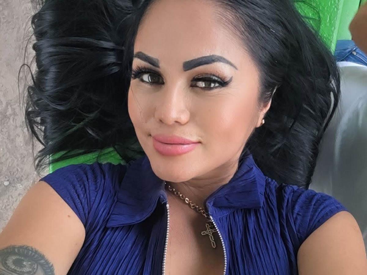 Sicarios en moto atacan a emprendedora tiktoker cuando iba en su carro