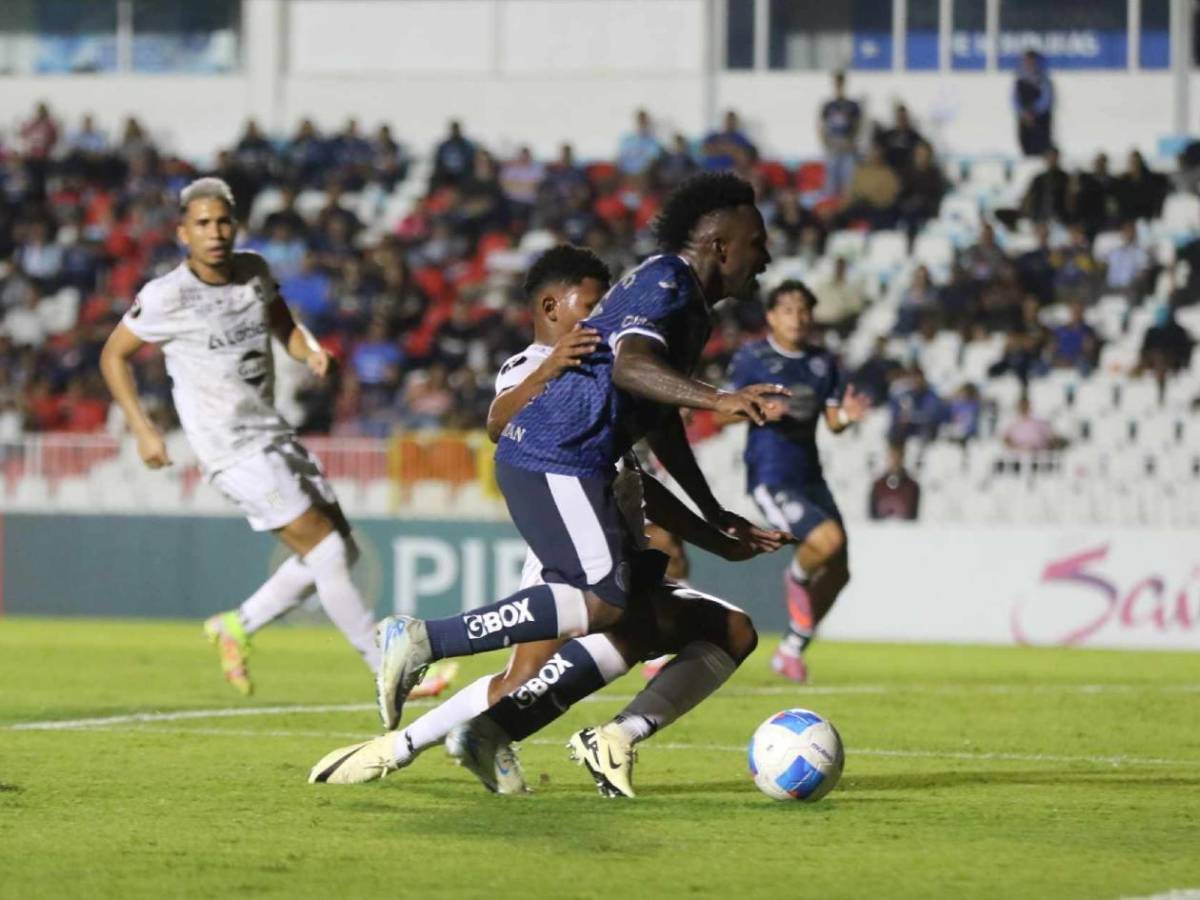 Motagua-CAI: Susto, alegría, esposa nerviosa y el Vinicius que se desató