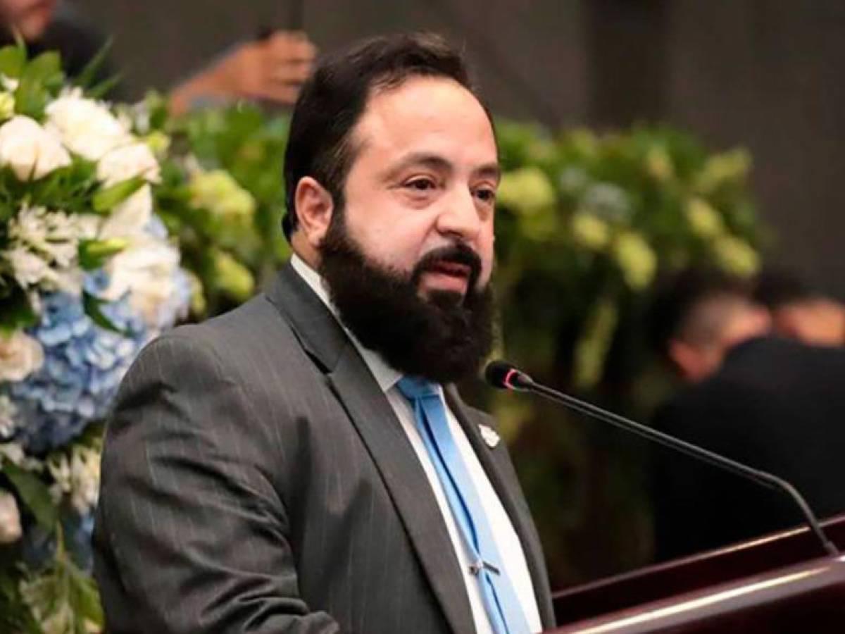 Luis Redondo niega existencia de “bono navideño” para diputados