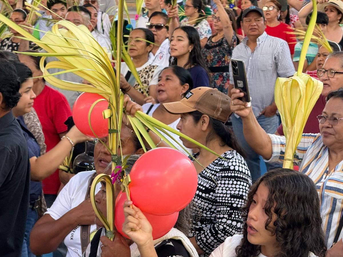 Así se vivió la tradicional procesión del Domingo de Ramos en SPS