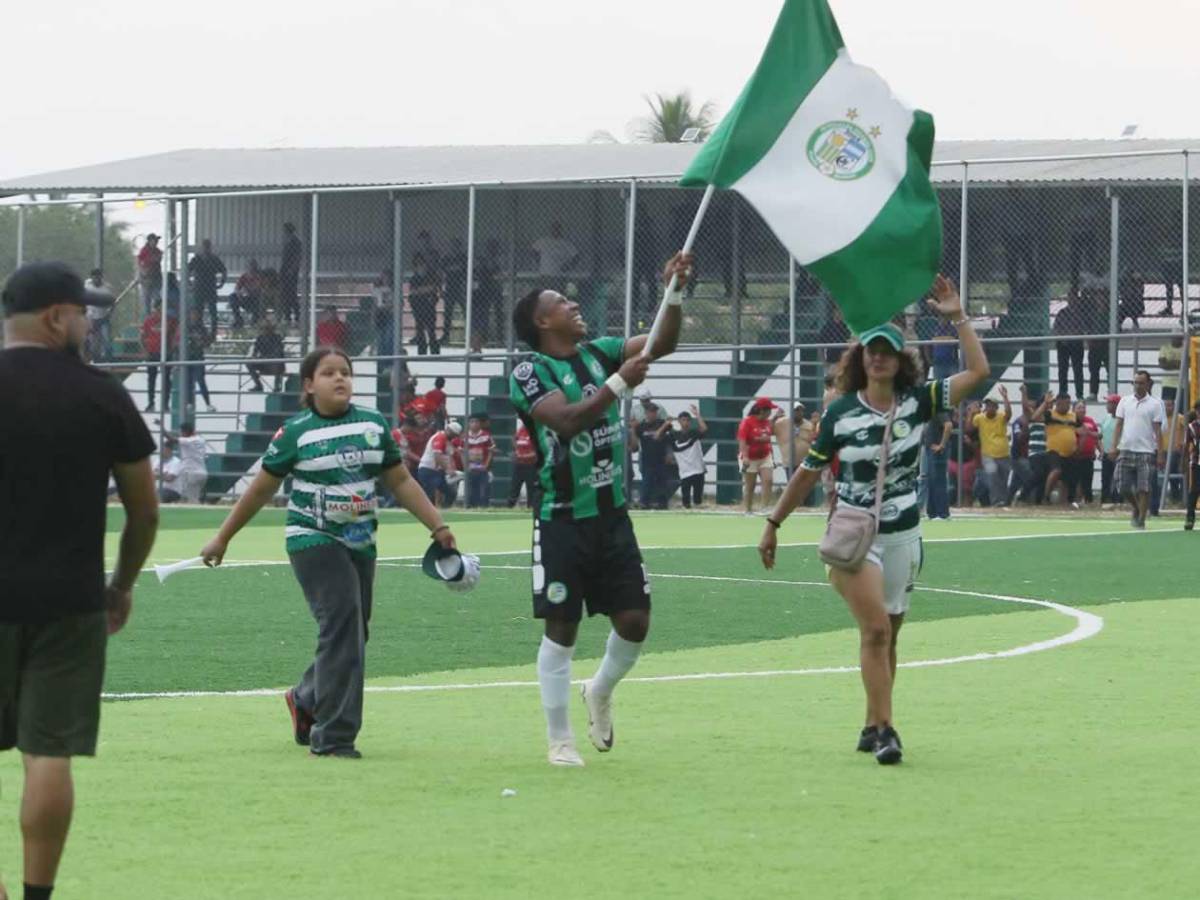 Real Sociedad llora el descenso, festejo de Juticalpa, beso a novia y hubo invasión