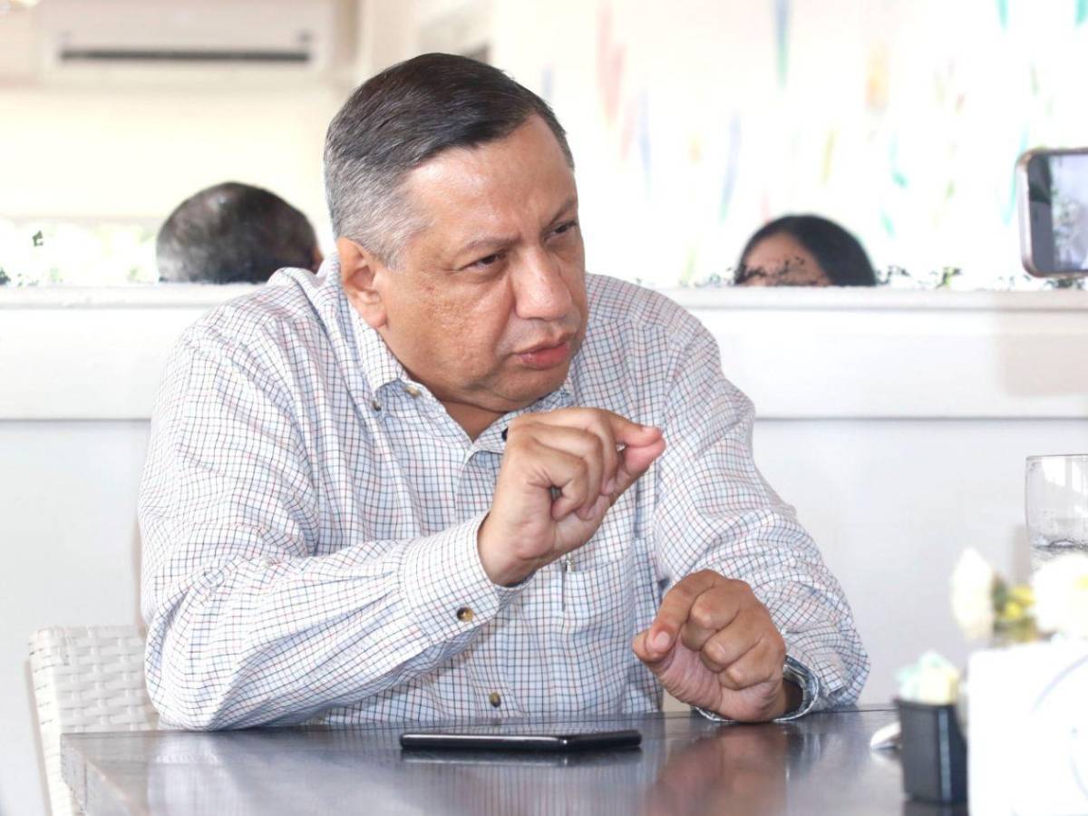 Quién era René Gavarrete, el periodista y docente que marcó generaciones en Honduras