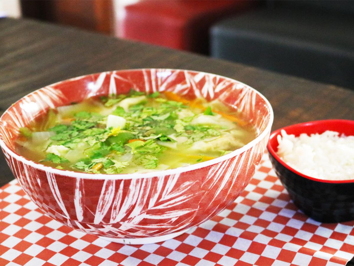 ¿Tienes antojo de una sopa? Wok Box te ofrece varias opciones: wantán, pollo, vegetales o Thai.