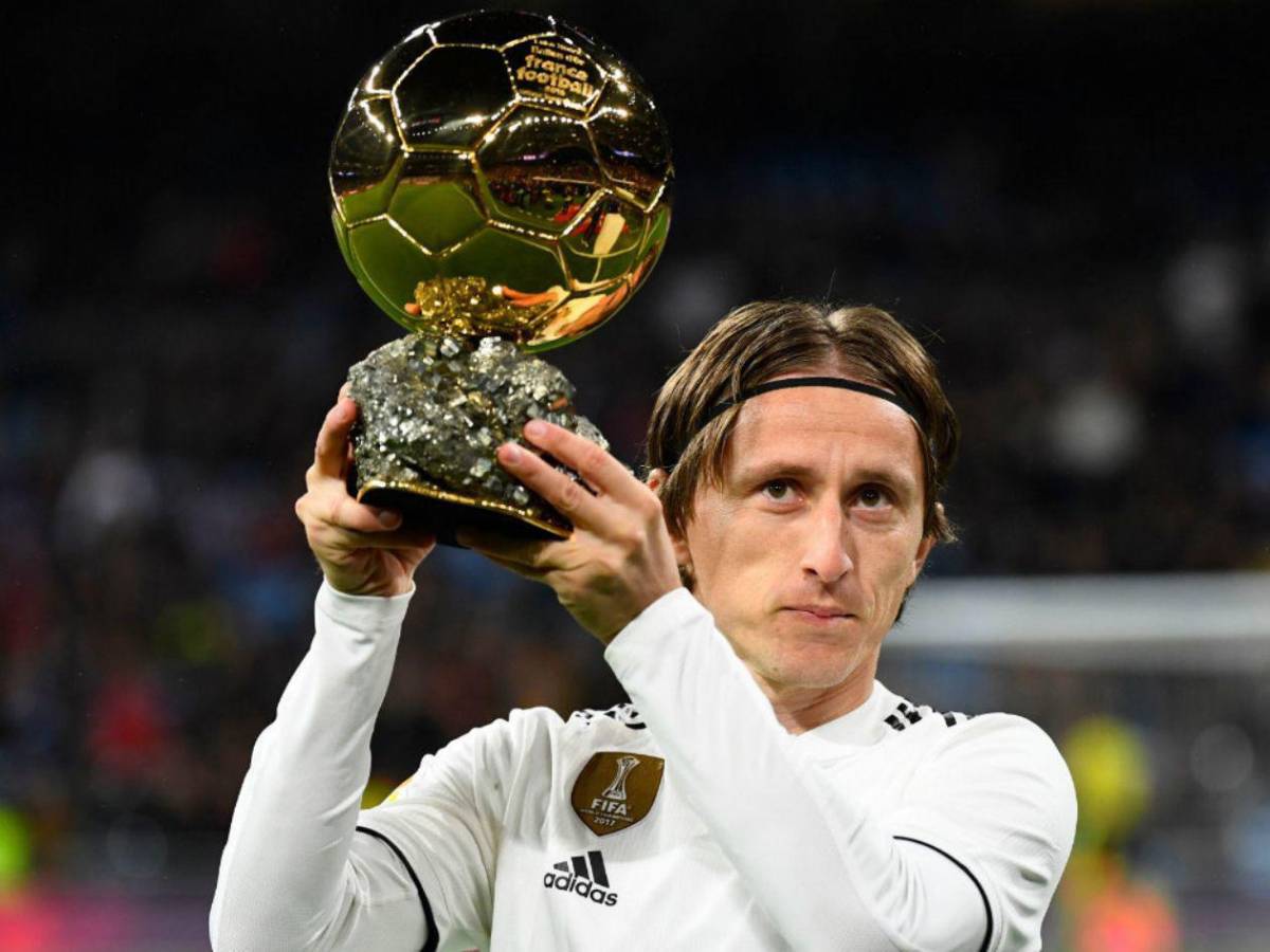 Luka Modric enfurece al Real Madrid: decidió donar su Balón de Oro a otro equipo
