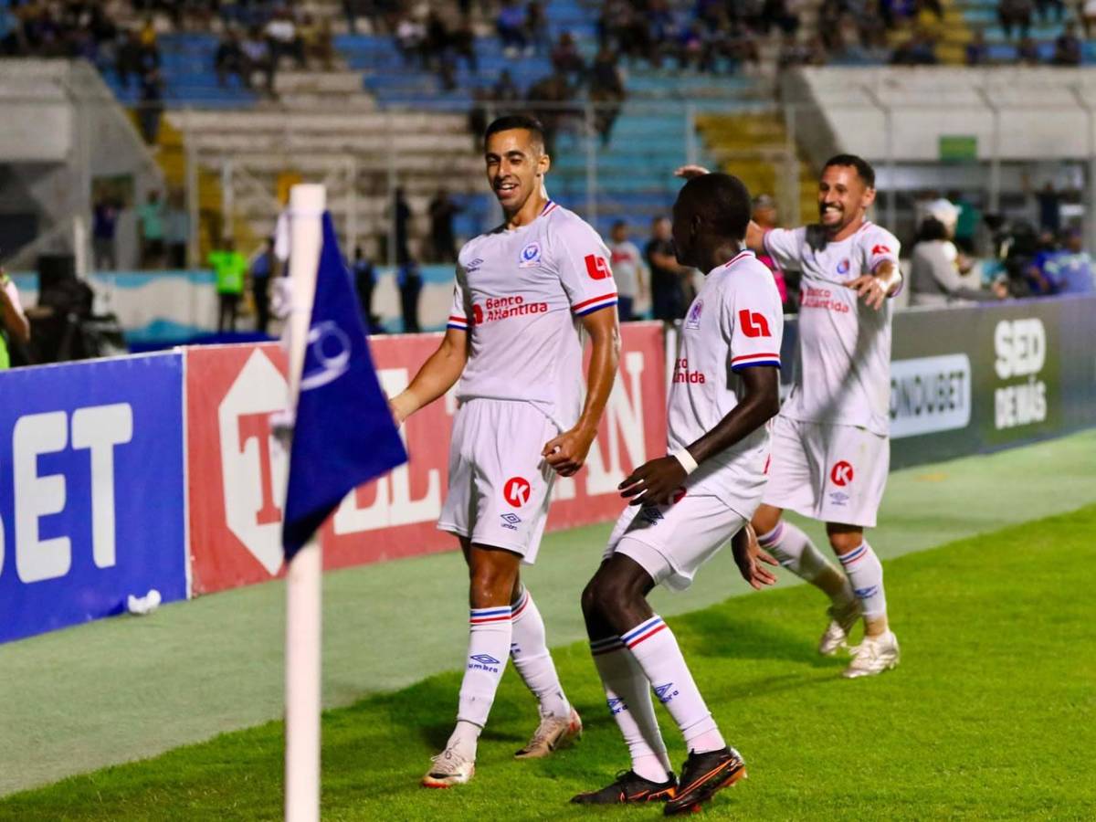 Del Mundial a Honduras, héroe de Olimpia para ganar Supercopa y cariñitos a jugador de Motagua