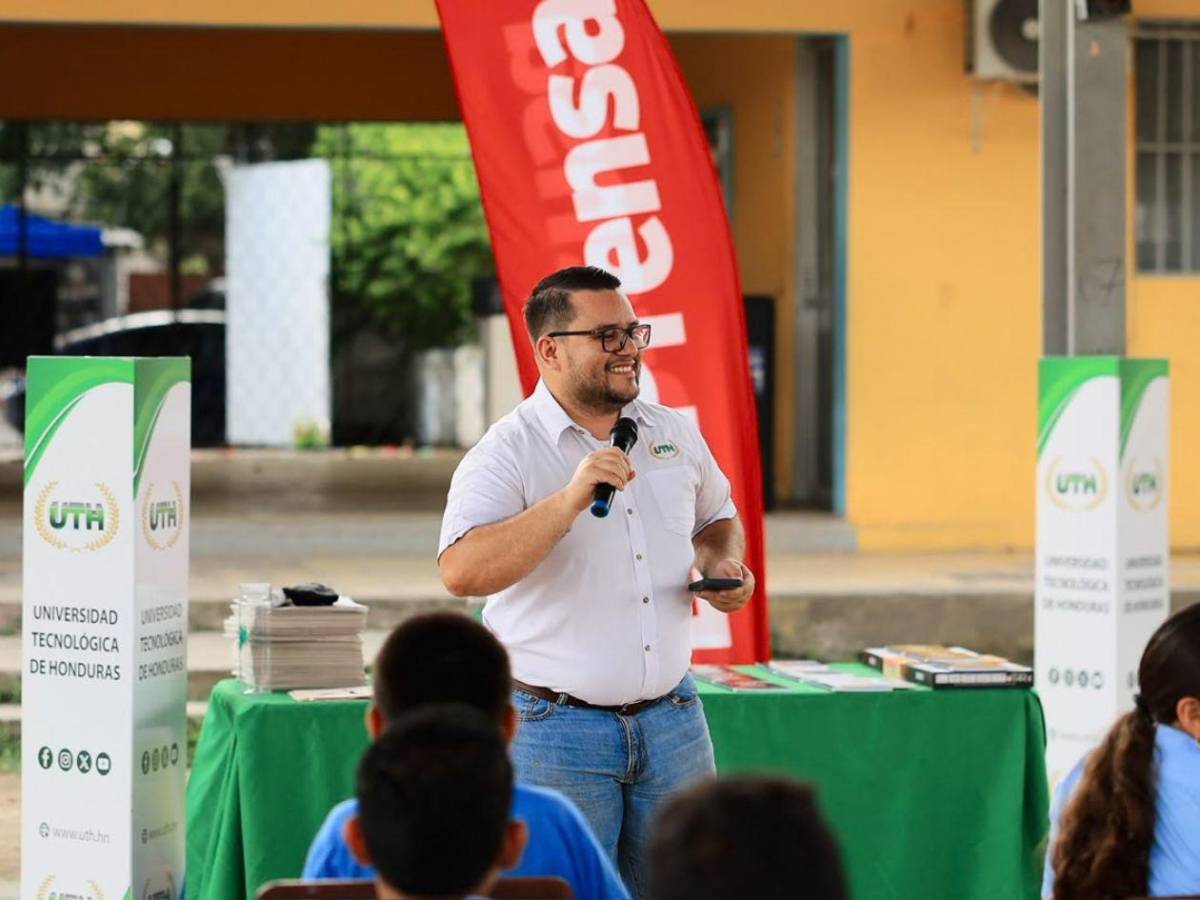 Así fue la primera visita de Mente Sana al CEB Soledad Fernández