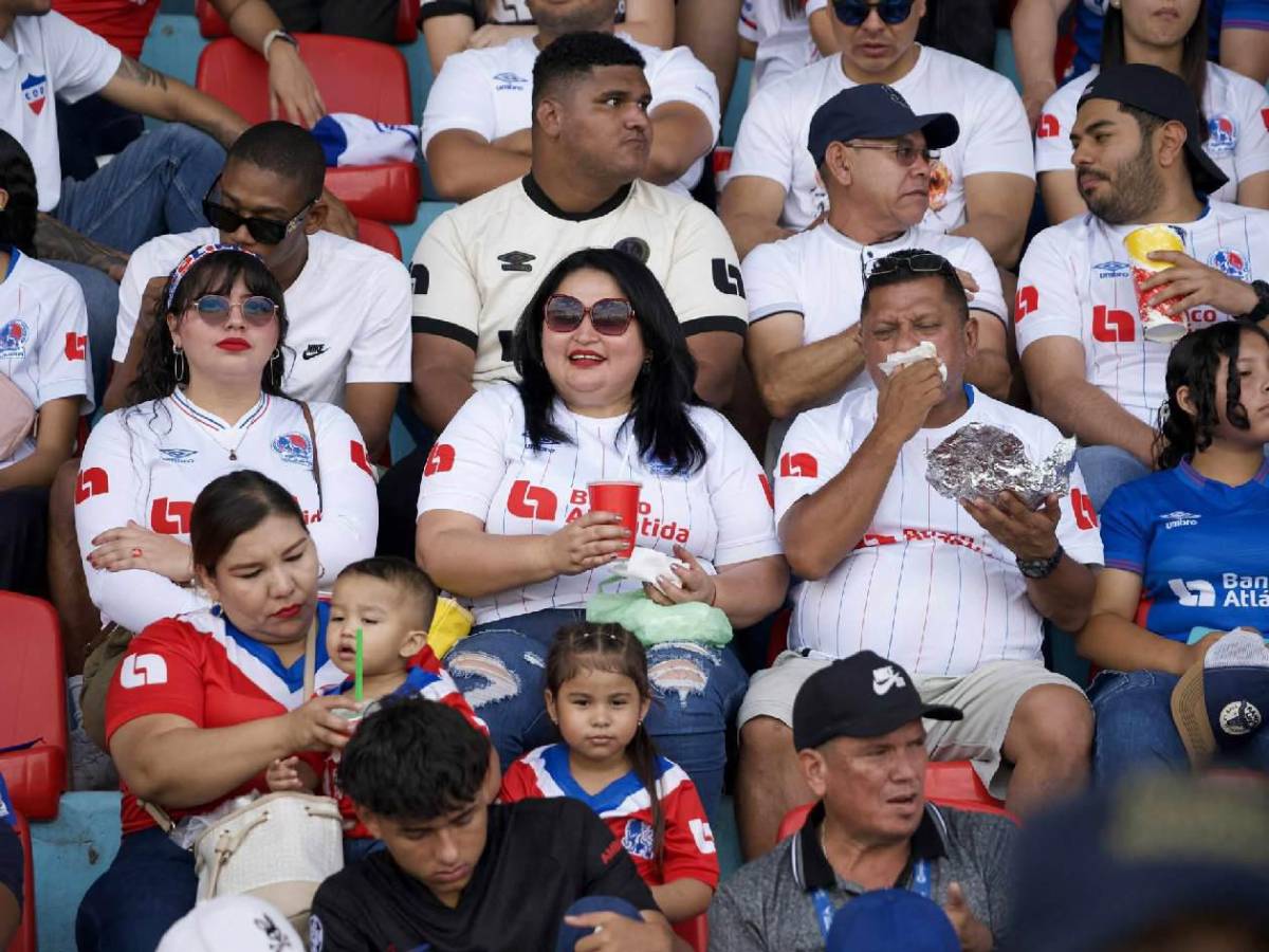 Derroche de bellezas en la final, revuelo por Nasralla y esposa de jugador cautiva