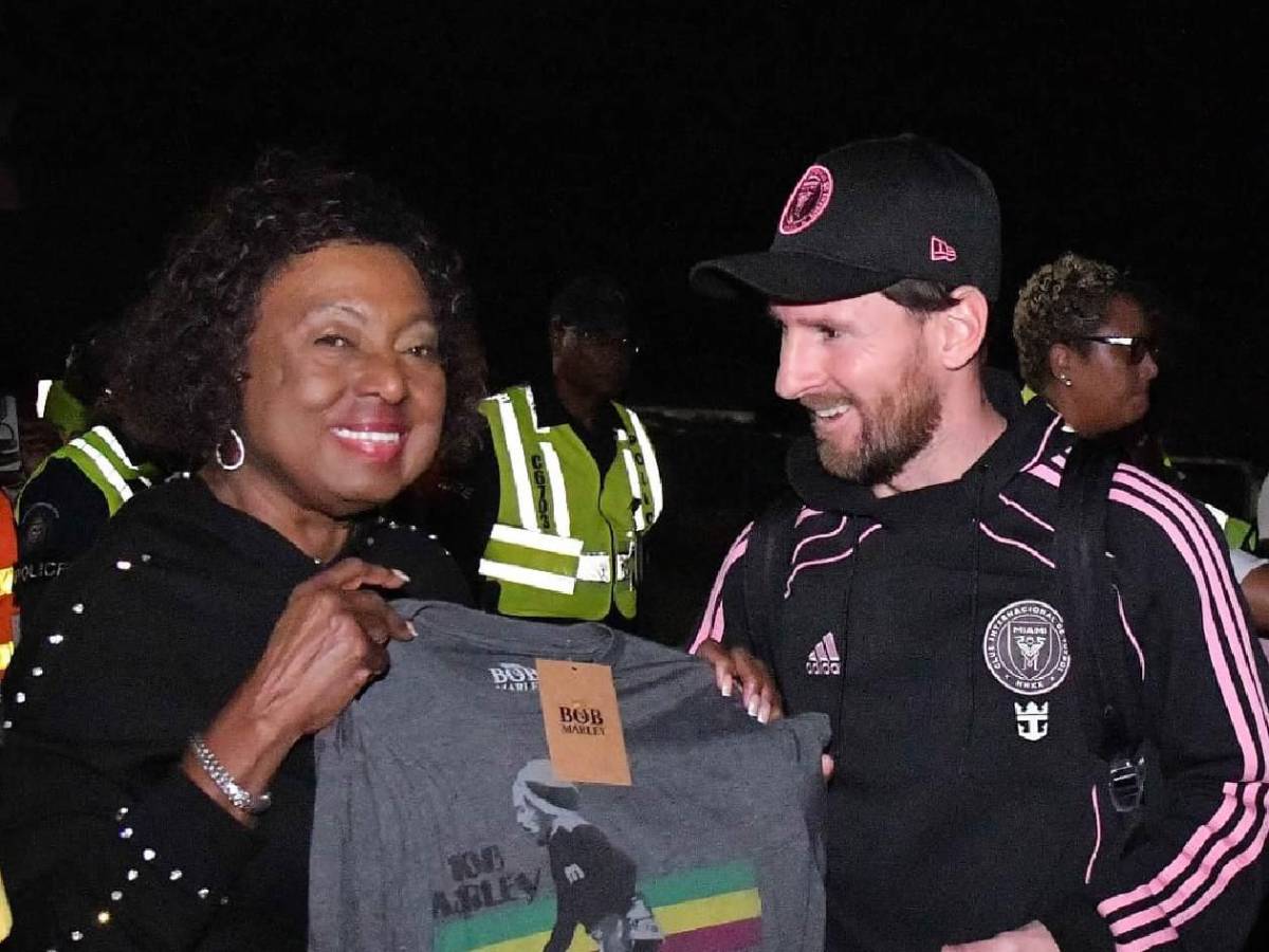 Messi en Jamaica: fue sorprendido en su llegada; así fue su reacción