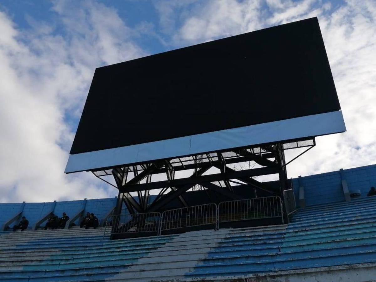 Denuncian lo que pasó con la nueva pantalla del Estadio Nacional “Chelato Uclés”