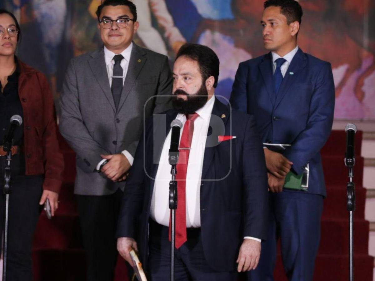 Inusual uso de la cadena nacional por parte de Redondo capta la atención del país