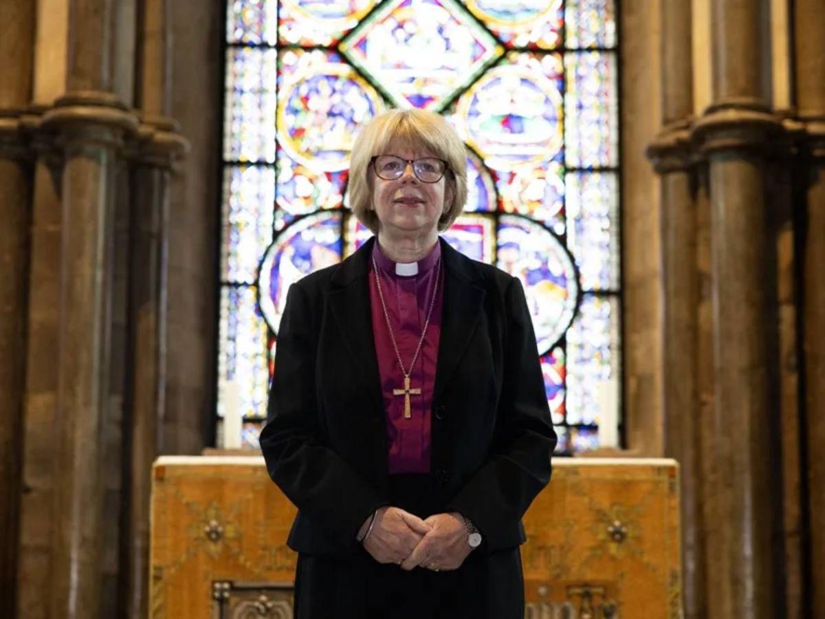 Histórico: ex enfermera fue investida como la primera arzobispa de Canterbury