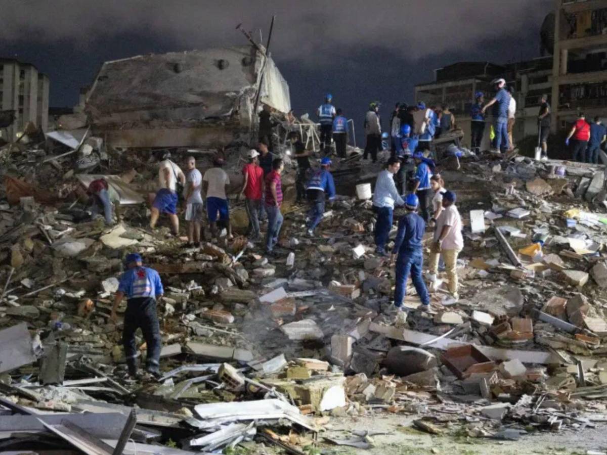 “No es nada fácil”: venezolano despide a su madre, esposa y dos hijas fallecidas tras terremoto en Venezuela
