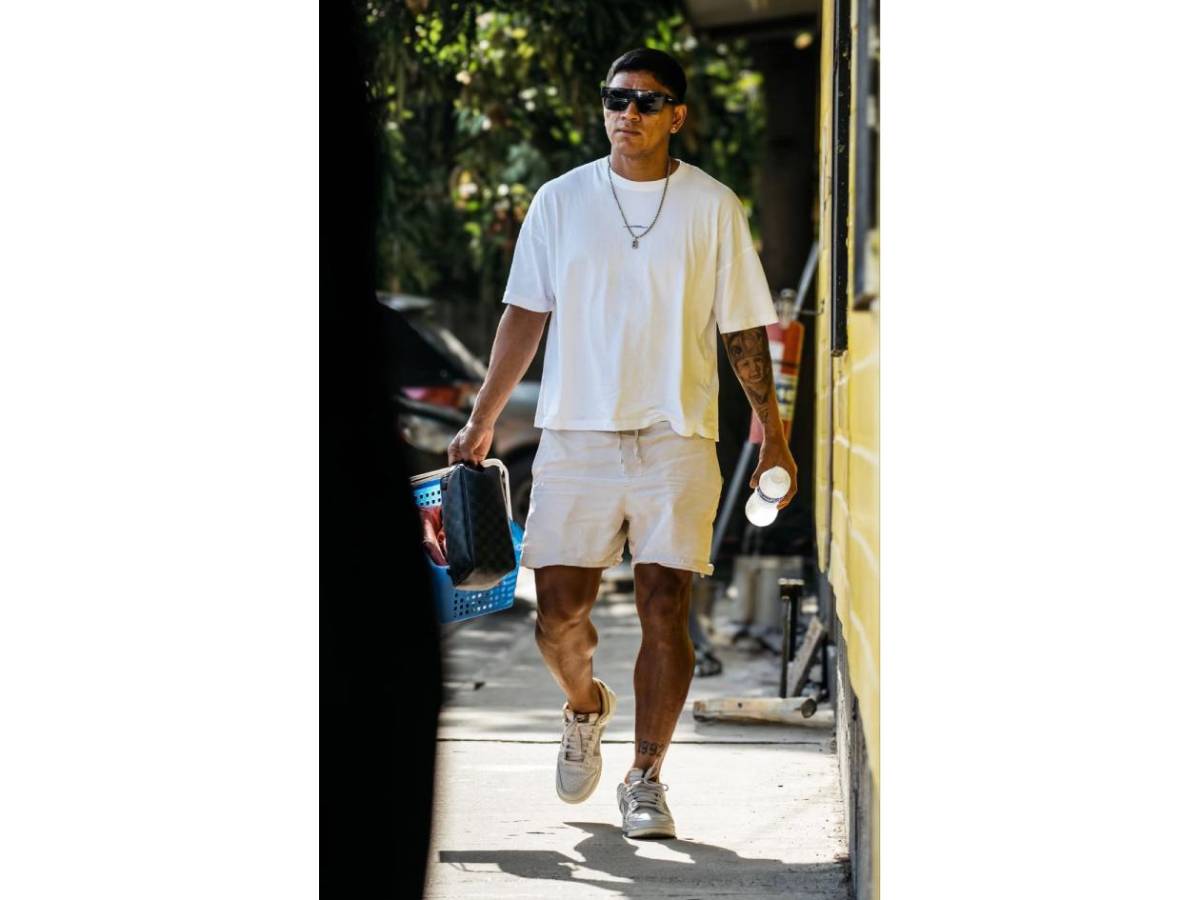 Ropa exclusiva y diamantes: Futbolistas hondureños con los mejores outfits