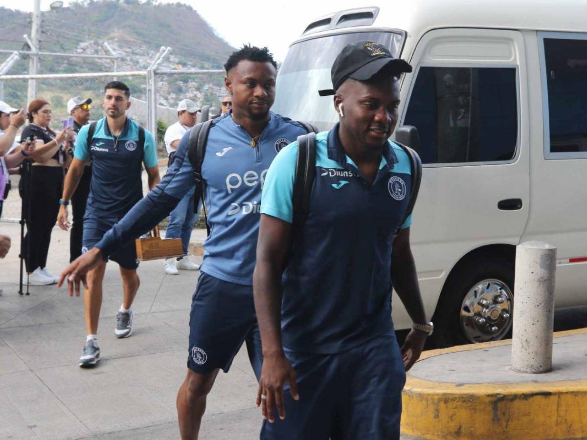 La chica que robó suspiros y el color de la Ultra Fiel en el Olimpia vs Motagua