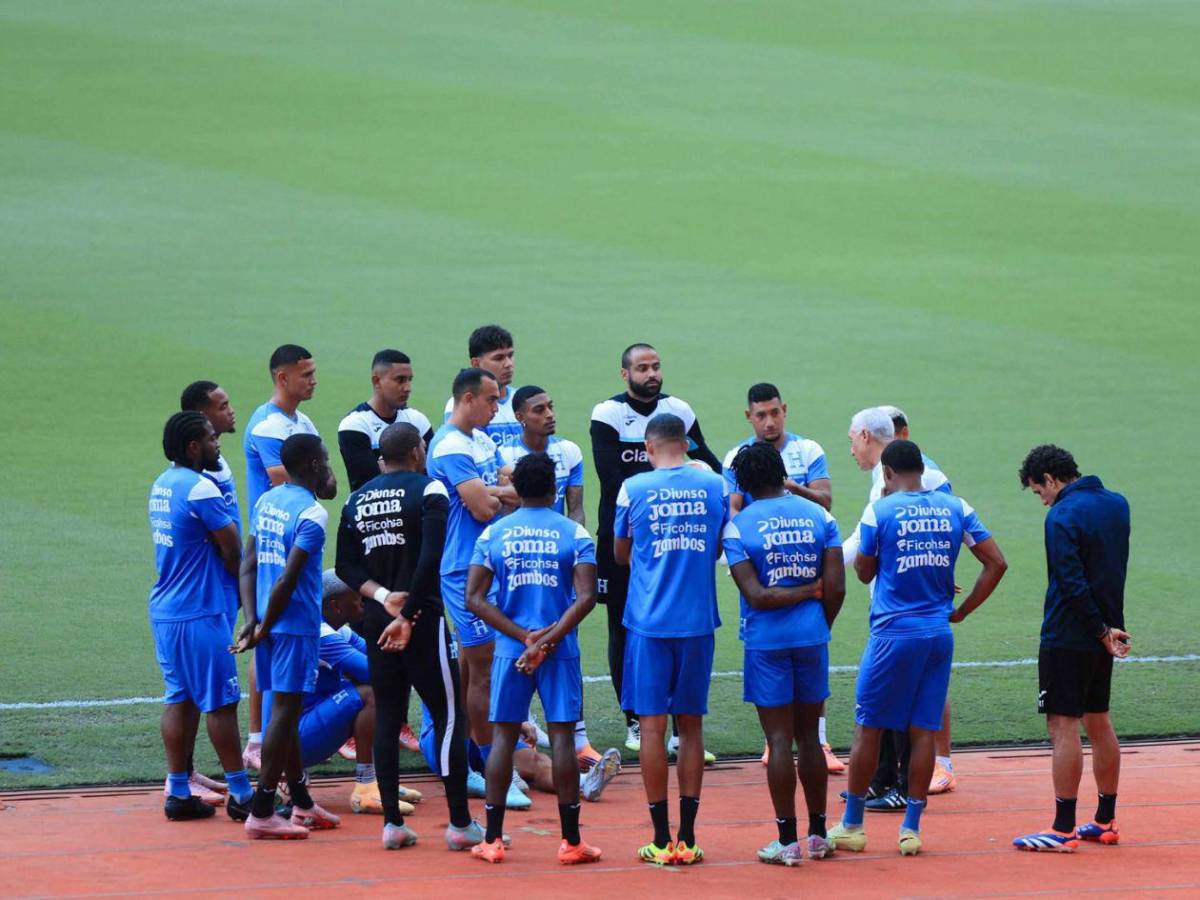 Honduras con buena noticia ante Costa Rica, ¿quién es la famosa chica de negro?