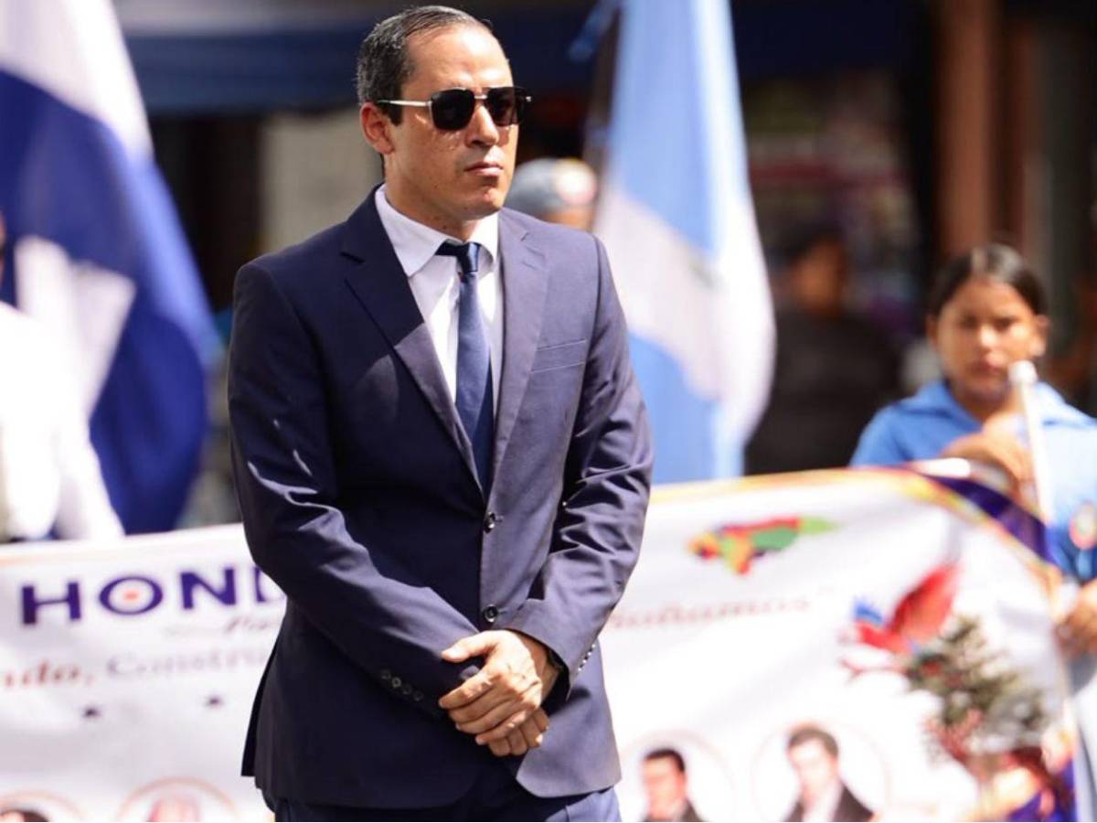 Vocación y elegancia: los docentes también brillaron en las fiestas patrias