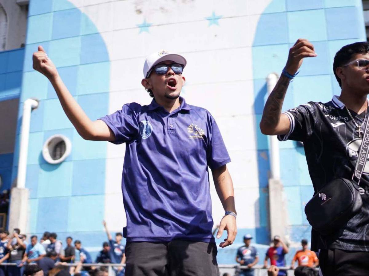 Motagua-Marathón: Beso de famosa periodista y ambientazo previo a la Gran Final