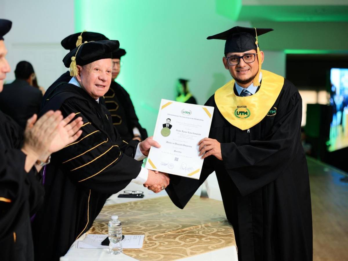 La graduación de la UTH celebra a 262 nuevos profesionales