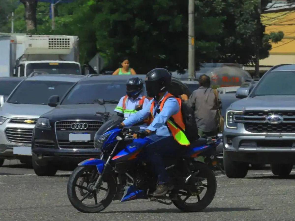 ¿Cuántos motociclistas sancionó Tránsito por no portar chaleco reflectivo?