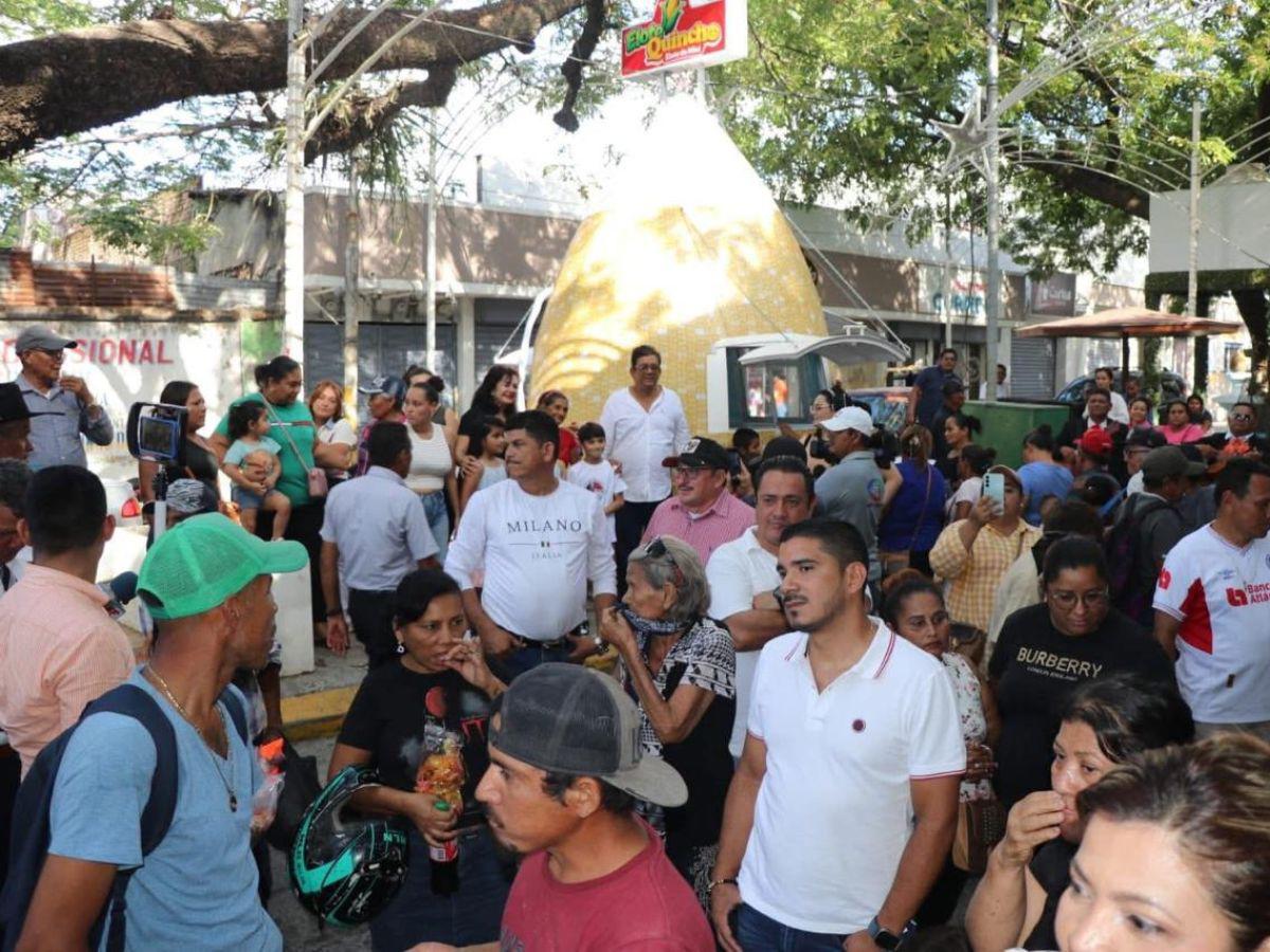 Quintín Soriano abre puesto de elotes tras dejar la alcaldía de Choluteca