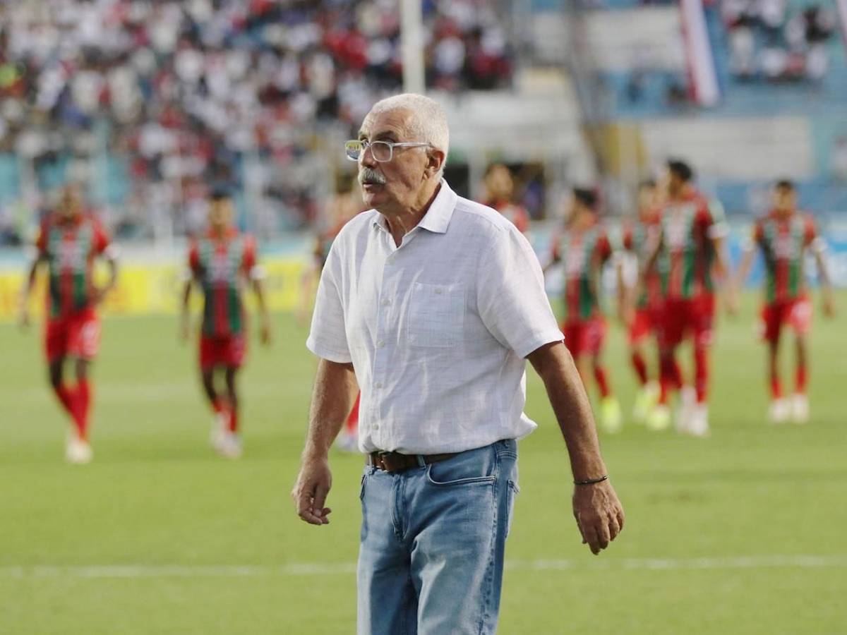 Tremenda pelea de jugadores, tristeza de Keosseián y percance con hincha