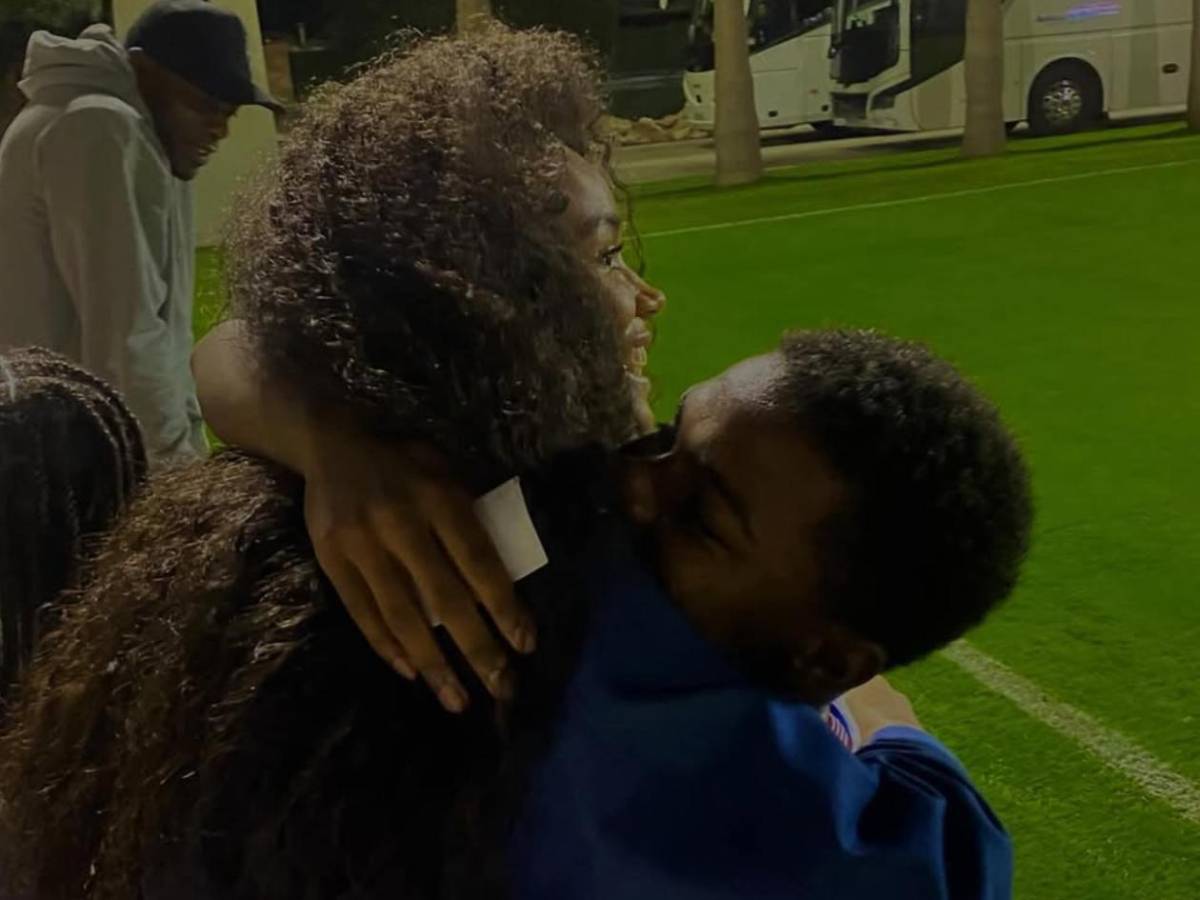 Novia de Keyrol Figueroa reacciona tras convocatoria por Liverpool:¿quién es ella?