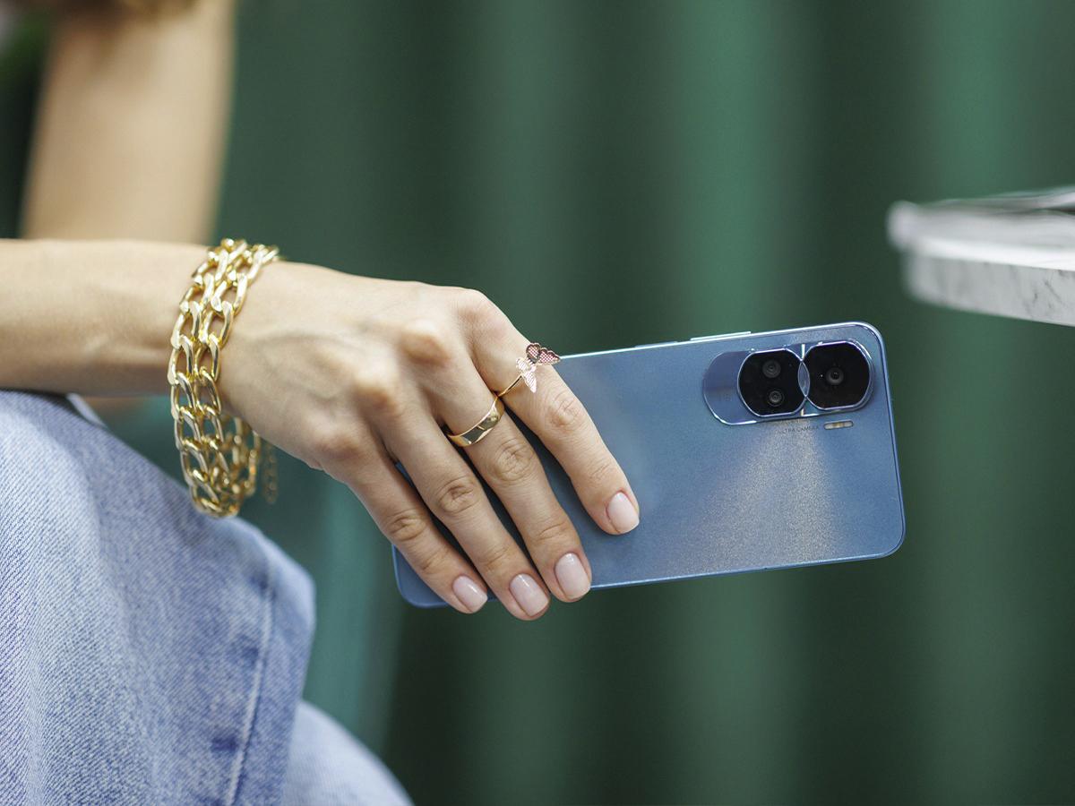 El HONOR 90 LITE te brinda potencia y estilo en un solo dispositivo.