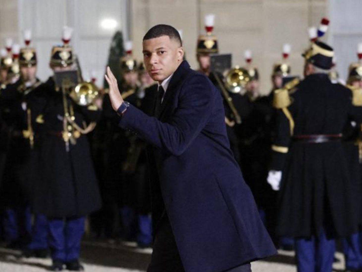 Mbappé recibe peculiar petición por el presidente Macron de Francia