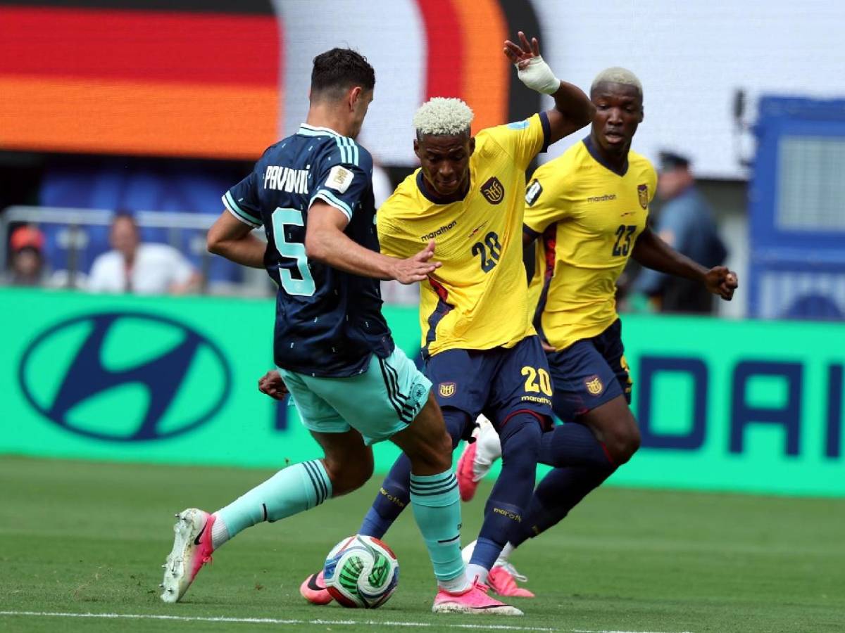 Mundial: Lágrimas de Ecuador, DT se volvió loco con su esposa y decepción en Alemania