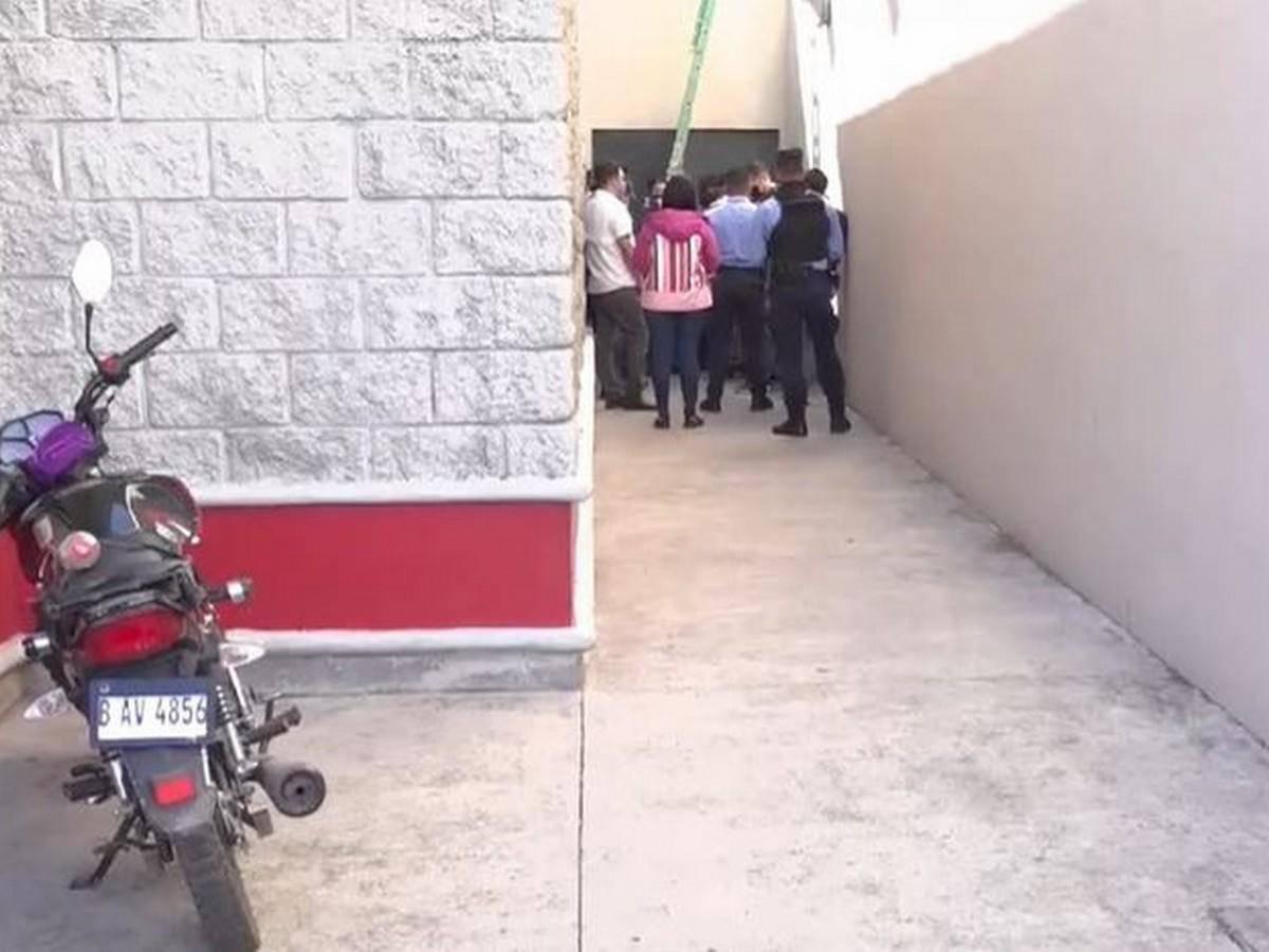 Hombre muere tras caer de un segundo piso en Tegucigalpa